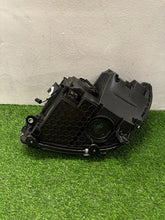 Laden Sie das Bild in den Galerie-Viewer, Frontscheinwerfer Mercedes-Benz W206 A2069068204 LED Rechts Headlight SCH5307132584rf