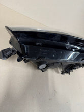 Laden Sie das Bild in den Galerie-Viewer, Frontscheinwerfer Skoda Scala 657941015A LED Links Scheinwerfer Headlight SCH5313879324jd