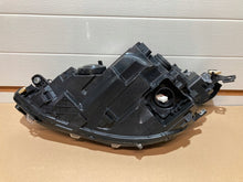 Laden Sie das Bild in den Galerie-Viewer, Frontscheinwerfer VW Golf VIII I 5H1941005B LED Ein Stück (Rechts oder Links) SCH5316076929js