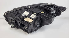 Laden Sie das Bild in den Galerie-Viewer, Frontscheinwerfer Mercedes-Benz W206 A2069067203 Rechts Scheinwerfer Headlight SCH5336330923qy