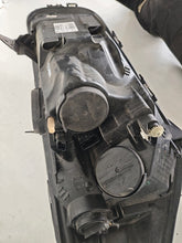 Laden Sie das Bild in den Galerie-Viewer, Frontscheinwerfer Renault Clio IV 260601850R Links Scheinwerfer Headlight SCH5355071198pp
