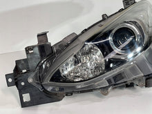 Laden Sie das Bild in den Galerie-Viewer, Frontscheinwerfer Mazda II BHR151040 Links Scheinwerfer Headlight SCH5358899388co