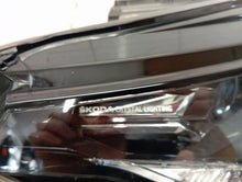 Laden Sie das Bild in den Galerie-Viewer, Frontscheinwerfer Skoda Enyaq 5LB941016A Rechts Scheinwerfer Headlight SCH5360012411go