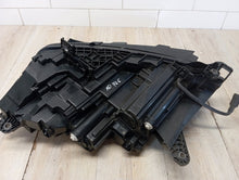 Laden Sie das Bild in den Galerie-Viewer, Frontscheinwerfer Skoda Enyaq 5LB941016A Rechts Scheinwerfer Headlight SCH5360012411go