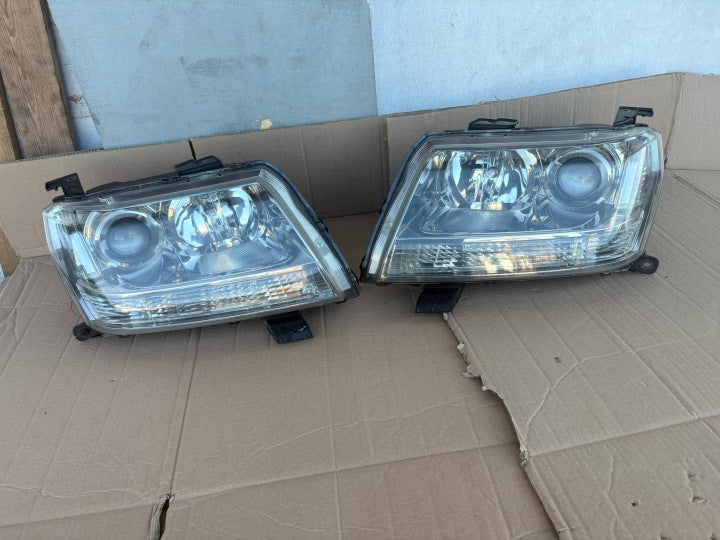 Frontscheinwerfer Suzuki Grand Vitara I 100-59079 100-59083 Ein Satz Headlight SCH5364265740ar