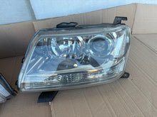Laden Sie das Bild in den Galerie-Viewer, Frontscheinwerfer Suzuki Grand Vitara I 100-59079 100-59083 Ein Satz Headlight SCH5364265740ar