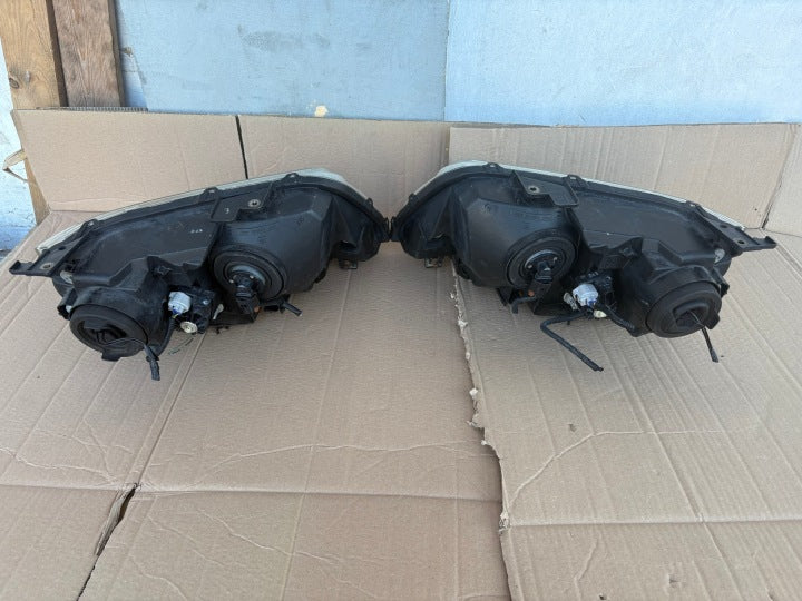 Frontscheinwerfer Suzuki Grand Vitara I 100-59079 100-59083 Ein Satz Headlight SCH5364265740ar