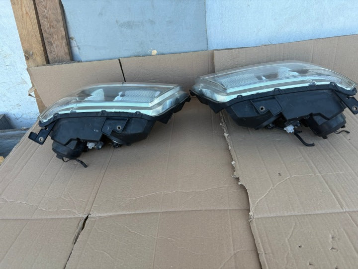 Frontscheinwerfer Suzuki Grand Vitara I 100-59079 100-59083 Ein Satz Headlight SCH5364265740ar
