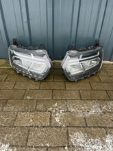 Laden Sie das Bild in den Galerie-Viewer, Frontscheinwerfer Dacia Duster 260602515R Ein Satz Scheinwerfer Headlight SCH5364449815cf