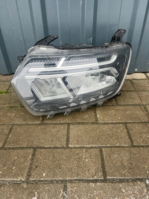 Frontscheinwerfer Dacia Duster 260602515R Ein Satz Scheinwerfer Headlight SCH5364449815cf
