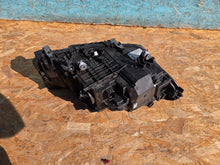 Load image into Gallery viewer, Frontscheinwerfer BMW 5 G31 G30 8499111-04 Links Scheinwerfer Headlight SCH5364870610zm