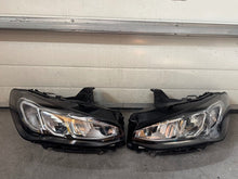Laden Sie das Bild in den Galerie-Viewer, Frontscheinwerfer BMW 2 Active Tourer U06 5A42243 5A42244 Ein Satz Headlight SCH5379199266te