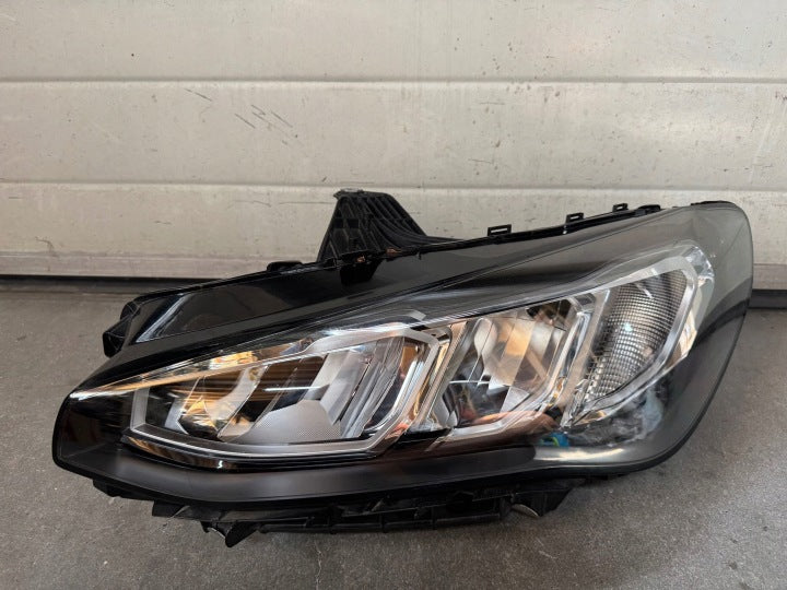 Frontscheinwerfer BMW 2 Active Tourer U06 5A42243 5A42244 Ein Satz Headlight SCH5379199266te