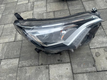Laden Sie das Bild in den Galerie-Viewer, Frontscheinwerfer Toyota 2456789 Rechts Scheinwerfer Headlight SCH5391635573jo