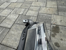 Laden Sie das Bild in den Galerie-Viewer, Frontscheinwerfer Toyota 2456789 Rechts Scheinwerfer Headlight SCH5391635573jo