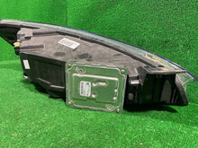 Laden Sie das Bild in den Galerie-Viewer, Frontscheinwerfer Ford Focus JX7B-13E017-AJ-M-CAR LED Links Headlight SCH5396354051pk