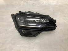 Laden Sie das Bild in den Galerie-Viewer, Frontscheinwerfer Skoda Karoq 57B941015A LED Rechts Scheinwerfer Headlight SCH5401768359lg