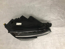 Laden Sie das Bild in den Galerie-Viewer, Frontscheinwerfer Skoda Karoq 57B941015A LED Rechts Scheinwerfer Headlight SCH5401768359lg