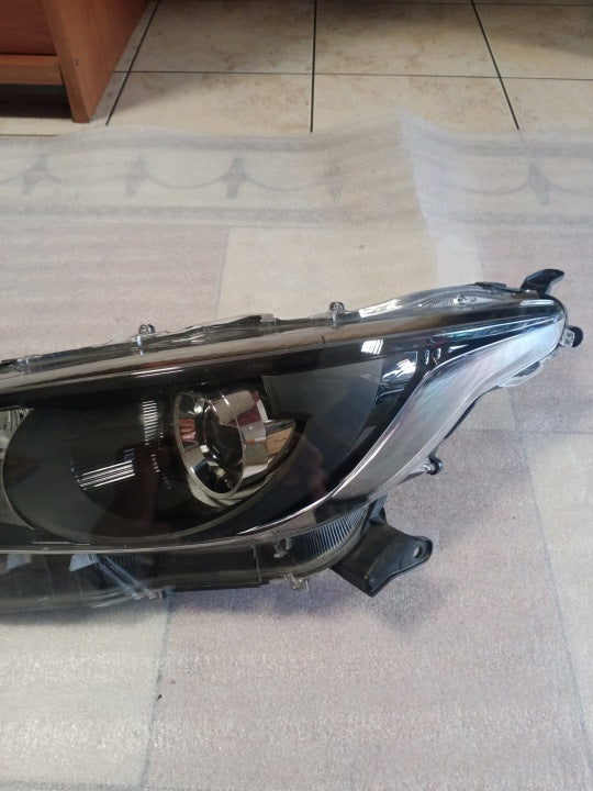 Frontscheinwerfer Toyota Yaris 81130K0060 Links Scheinwerfer Headlight SCH5402466091fg