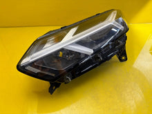 Load image into Gallery viewer, Frontscheinwerfer Dacia Sandero III 260602561R LED Links Scheinwerfer Headlight SCH5407796245rh