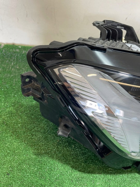 Frontscheinwerfer Volvo 32420440 Rechts Scheinwerfer Headlight SCH5413809781vx