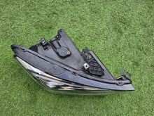 Laden Sie das Bild in den Galerie-Viewer, Frontscheinwerfer Seat Leon 5FB941008F Rechts Scheinwerfer Headlight SCH5423774004vl