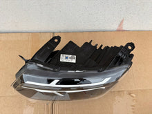 Laden Sie das Bild in den Galerie-Viewer, Frontscheinwerfer Dacia Duster 260602465R Links Scheinwerfer Headlight SCH5433389678az