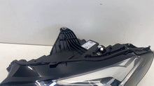 Laden Sie das Bild in den Galerie-Viewer, Frontscheinwerfer BMW 2 Active Tourer U06 5A42247-08 Links Headlight SCH5449279287cx