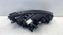 Laden Sie das Bild in den Galerie-Viewer, Frontscheinwerfer BMW 2 Active Tourer U06 5A42247-08 Links Headlight SCH5449279287cx
