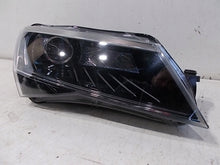 Load image into Gallery viewer, Frontscheinwerfer Skoda Superb III 3V1941016A Xenon Rechts Headlight SCH5449561663fc