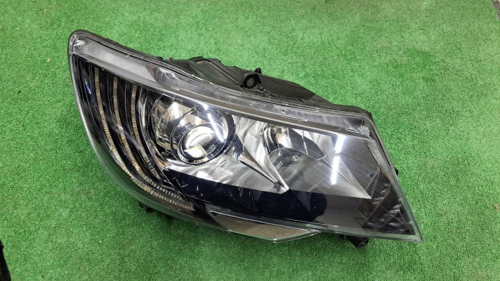 Frontscheinwerfer Skoda Superb 3T1941016H Rechts Scheinwerfer Headlight SCH5459981296yu