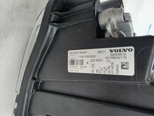 Load image into Gallery viewer, Frontscheinwerfer Volvo 24056510 LED Rechts Scheinwerfer Headlight SCH5461319838vx