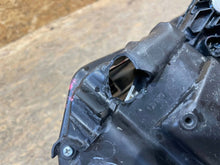 Laden Sie das Bild in den Galerie-Viewer, Frontscheinwerfer Suzuki Vitara I 100-7R016 S2506S070 Links Headlight SCH5468623985ja