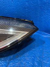 Laden Sie das Bild in den Galerie-Viewer, Frontscheinwerfer Audi A4 B9 8W0941012 Rechts Scheinwerfer Headlight SCH5476066122by