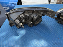 Laden Sie das Bild in den Galerie-Viewer, Frontscheinwerfer Toyota III 275011302A Rechts Scheinwerfer Headlight SCH5487026658rg