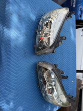 Laden Sie das Bild in den Galerie-Viewer, Frontscheinwerfer Toyota III 275011302A Rechts Scheinwerfer Headlight SCH5487026658rg
