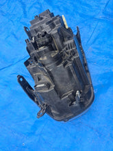 Laden Sie das Bild in den Galerie-Viewer, Frontscheinwerfer Dacia Duster 260101613 Rechts Scheinwerfer Headlight SCH5490695648by