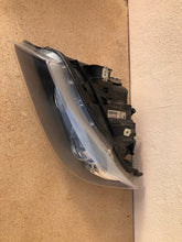 Laden Sie das Bild in den Galerie-Viewer, Frontscheinwerfer BMW 3 E90 7202589 Xenon Links Scheinwerfer Headlight SCH5511296310xg