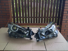 Load image into Gallery viewer, Frontscheinwerfer Mazda Cx30 BSP551040 Ein Satz Scheinwerfer Headlight SCH5515170186bw
