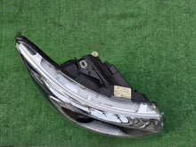 Laden Sie das Bild in den Galerie-Viewer, Frontscheinwerfer Mercedes-Benz Vito W447 A4479061501 LED Rechts Headlight SCH5523994738lx