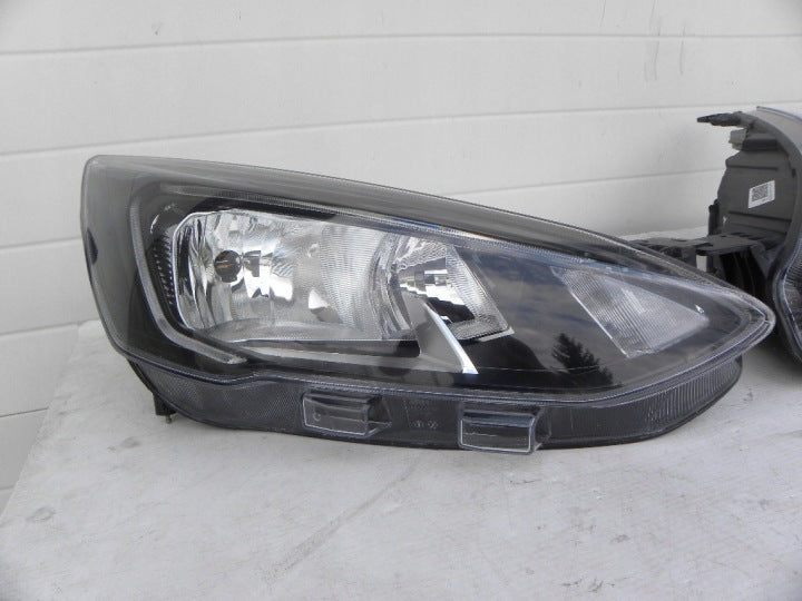 Frontscheinwerfer Ford Focus MX7B-13E015-CD Rechts Scheinwerfer Headlight SCH5531517411sy