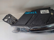 Laden Sie das Bild in den Galerie-Viewer, Frontscheinwerfer Peugeot Partner Rifter 9816826980 Links Scheinwerfer Headlight SCH5532662301kl