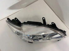 Laden Sie das Bild in den Galerie-Viewer, Frontscheinwerfer Toyota Corolla 8113012A60 Rechts Scheinwerfer Headlight SCH5537842499na