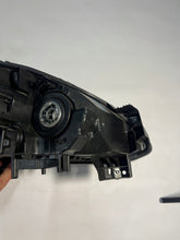 Laden Sie das Bild in den Galerie-Viewer, Frontscheinwerfer Mazda Premacy C513-51040 Links Scheinwerfer Headlight SCH5539140183ud