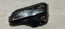 Laden Sie das Bild in den Galerie-Viewer, Frontscheinwerfer Skoda Karoq 57B941015D Links Scheinwerfer Headlight SCH5542428033hz