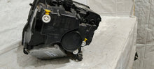 Laden Sie das Bild in den Galerie-Viewer, Frontscheinwerfer Skoda Karoq 57B941015D Links Scheinwerfer Headlight SCH5542428033hz