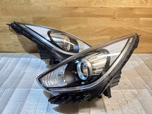 Laden Sie das Bild in den Galerie-Viewer, Frontscheinwerfer Kia Niro 92101-5G 92102-5G Xenon Ein Satz Headlight SCH5543839146ce
