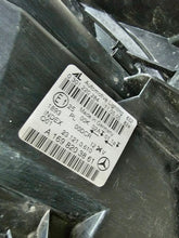 Laden Sie das Bild in den Galerie-Viewer, Frontscheinwerfer Mercedes-Benz W245 A1698203861 Xenon Rechts Headlight SCH5552435420ql