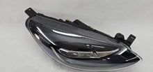Laden Sie das Bild in den Galerie-Viewer, Frontscheinwerfer Ford Fiesta I 1BB13E014AE Rechts Scheinwerfer Headlight SCH5552851900vy