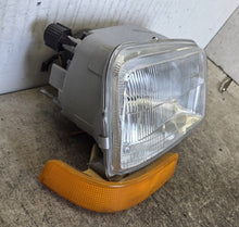 Laden Sie das Bild in den Galerie-Viewer, Frontscheinwerfer Renault II 08-551-1119 Rechts Scheinwerfer Headlight SCH5566197292vv